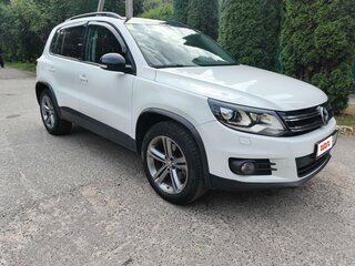 2016 Volkswagen Tiguan I Рестайлинг, белый, 1700000 рублей, вид 2