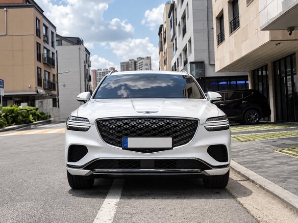 2025 Genesis GV70 I Рестайлинг, белый, 6800002 рублей - вид 2