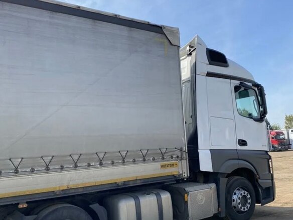 2019 Mercedes-Benz Actros, белый, 8300000 рублей - вид 1