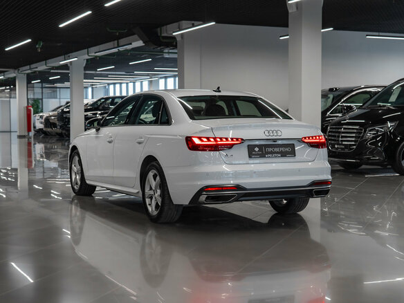 2020 Audi A4 40 TFSI V (B9) Рестайлинг, белый - вид 4