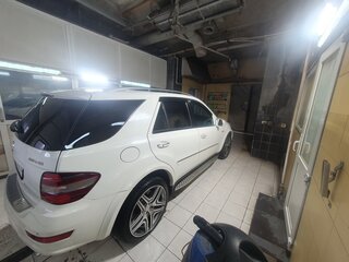 2008 Mercedes-Benz M-Класс AMG 63 AMG II (W164) Рестайлинг, белый, 1800000 рублей, вид 4