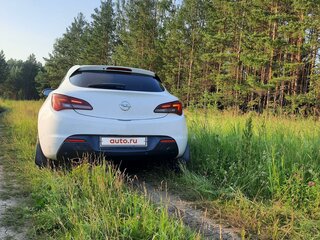 2014 Opel Astra GTC J Рестайлинг, белый, 950000 рублей, вид 5