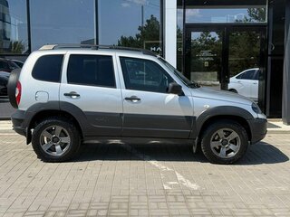2019 Chevrolet Niva I Рестайлинг, серебристый, 713000 рублей, вид 5