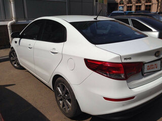 2015 Kia Rio 6-speed III, белый, 1350000 рублей, вид 4