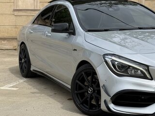 2017 Mercedes-Benz CLA AMG 45 AMG I (C117, X117) Рестайлинг, серебристый, 2500000 рублей, вид 3