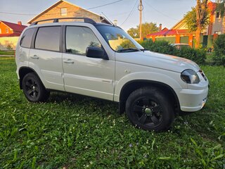 2017 Chevrolet Niva I Рестайлинг, белый, 699000 рублей, вид 5