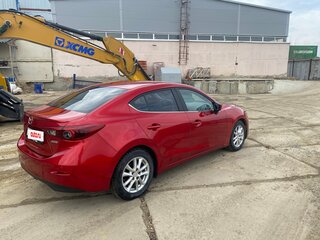 2017 Mazda 3 III (BM) Рестайлинг, красный, 2000000 рублей, вид 4