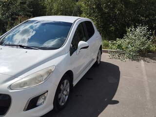 2011 Peugeot 308 I Рестайлинг, белый, 400000 рублей, вид 3