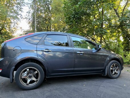 2010 Ford Focus II Рестайлинг, серый, 820000 рублей, вид 5