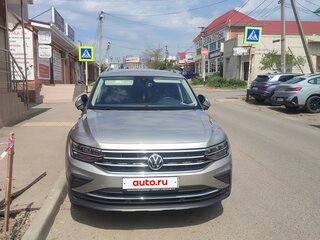 2020 Volkswagen Tiguan II Рестайлинг, серый, 3800000 рублей, вид 2