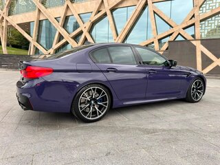 2019 BMW M5 Competition VI (F90), фиолетовый, 9200000 рублей, вид 5