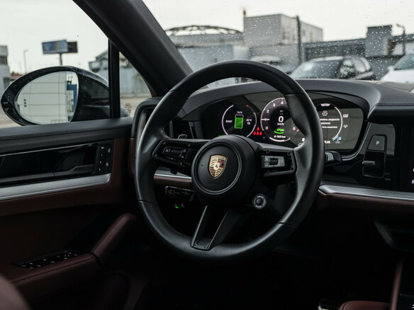2025 Porsche Cayenne S E-Hybrid Coupé III Рестайлинг, чёрный - вид 10