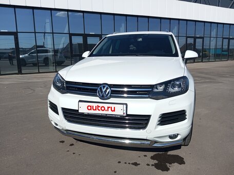 2013 Volkswagen Touareg II, белый, 2050000 рублей, вид 3