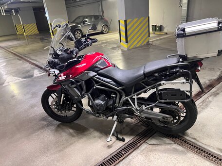 2017 Triumph Tiger 800, красный, 900000 рублей, вид 3