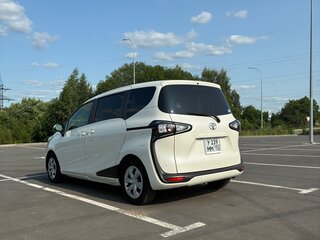 2020 Toyota Sienta II Рестайлинг, белый, 1550000 рублей, вид 5