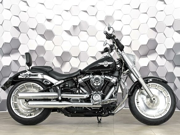 2017 Harley-Davidson Fat Boy, чёрный, 1729000 рублей - вид 2