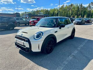 2021 Mini Hatch Cooper S III (F55/F56) Рестайлинг 2, белый, 3299000 рублей, вид 4