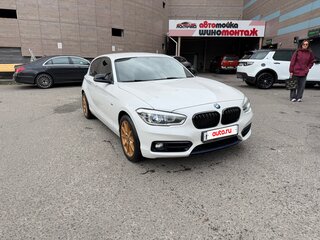 2015 BMW 1 серии 118i II (F20/F21) Рестайлинг, белый, 1550000 рублей, вид 2