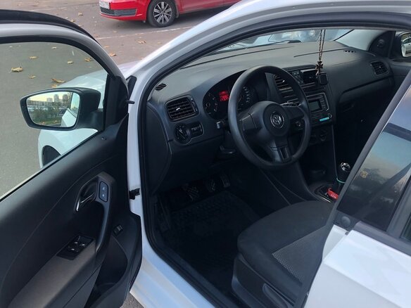2013 Volkswagen Polo V, белый, 850000 рублей - вид 6