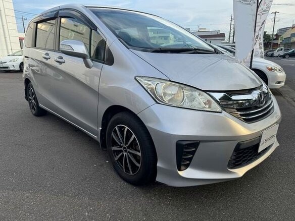 2016 Honda Freed I Рестайлинг 2, серебристый, 921000 рублей - вид 2
