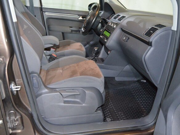 2012 Volkswagen Touran I Рестайлинг 2, коричневый - вид 2