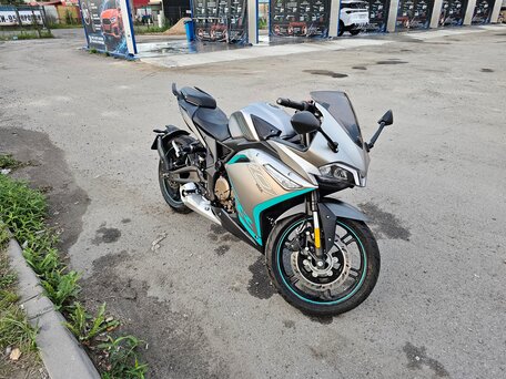 2025 Voge 300RR, серый, 259999 рублей, вид 4