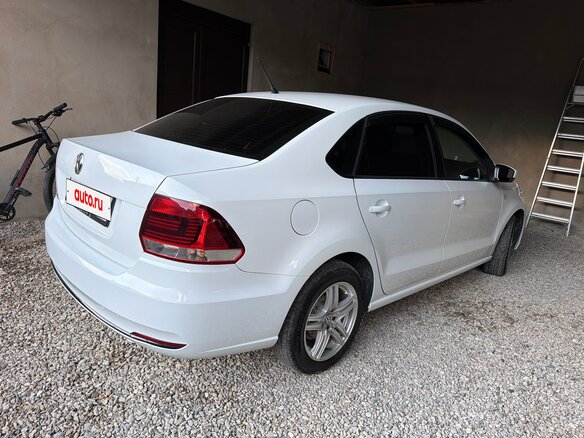 2015 Volkswagen Polo V Рестайлинг, белый, 870000 рублей - вид 4