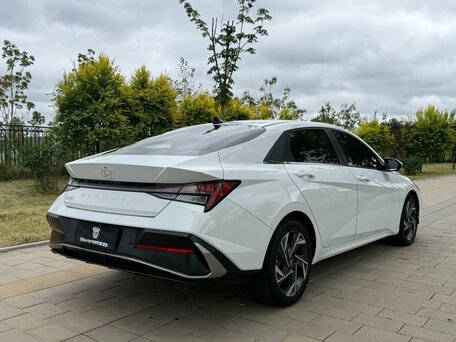2026 Hyundai Elantra VII (CN7) Рестайлинг, белый, 2390000 рублей, вид 4
