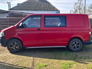 2013 Volkswagen Transporter T5 Рестайлинг, красный, 1300000 рублей, вид 3