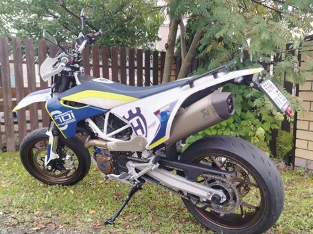 2016 Husqvarna 701 Supermoto, белый, 850000 рублей, вид 3