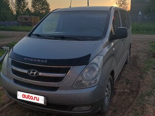 2011 Hyundai H-1 II, серебристый, 1300000 рублей, вид 2