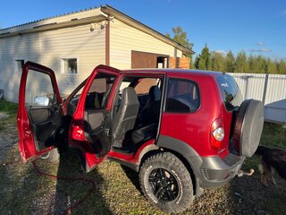 2012 Chevrolet Niva I Рестайлинг, красный, 550000 рублей, вид 5