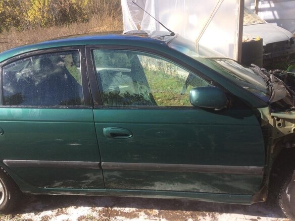 1998 Toyota Avensis I, зелёный, 70000 рублей - вид 5