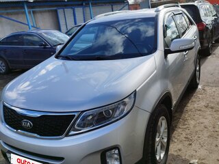 2014 Kia Sorento II Рестайлинг, серебристый, 2050000 рублей, вид 1