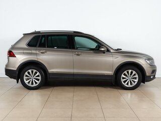 2017 Volkswagen Tiguan II, белый, 2350000 рублей, вид 3