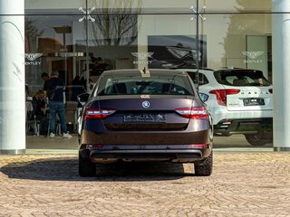 2018 Skoda Superb III, коричневый, 1645000 рублей, вид 5