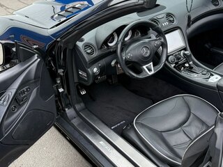 2010 Mercedes-Benz SL-Класс 350 V (R230) Рестайлинг 2, чёрный, 3188888 рублей, вид 4
