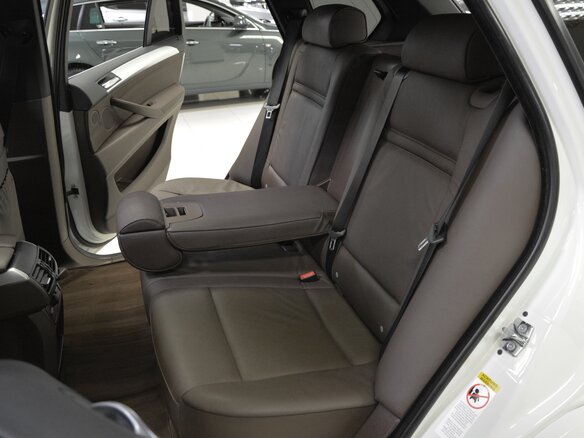 2008 BMW X5 4.8i II (E70), белый - вид 8