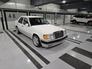 1991 Mercedes-Benz W124 300, белый, 3900000 рублей, вид 2