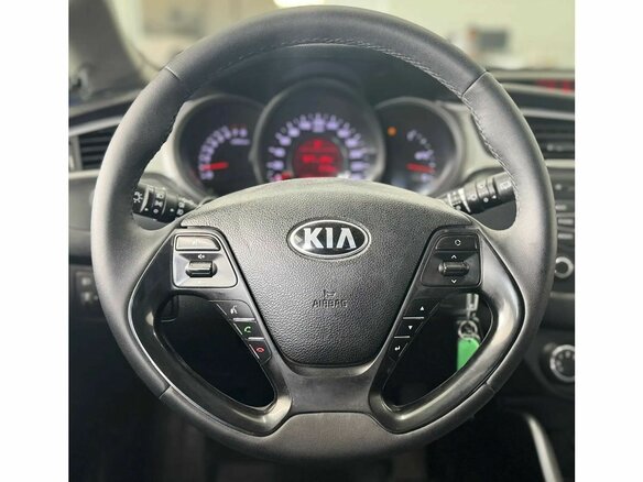 2017 Kia Ceed II Рестайлинг, белый - вид 12