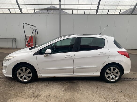 2008 Peugeot 308 I, белый, 500000 рублей - вид 4