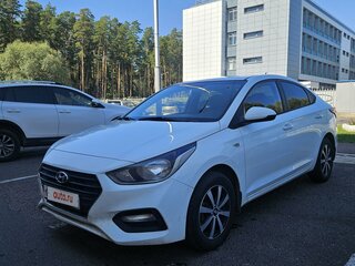 2017 Hyundai Solaris II, белый, 900000 рублей, вид 1