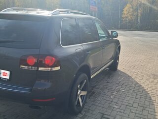 2008 Volkswagen Touareg I Рестайлинг, серый, 1000000 рублей, вид 3
