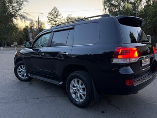 2018 Toyota Land Cruiser 200 Series Рестайлинг 2, чёрный, 6500000 рублей, вид 4