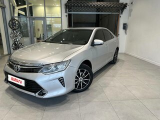 2018 Toyota Camry VII (XV50) Рестайлинг 2, серебристый, 2700000 рублей, вид 1