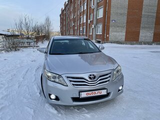 2009 Toyota Camry VI (XV40) Рестайлинг, серебристый, 1370000 рублей, вид 3
