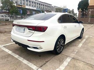 2022 Kia K3 II (China Market) Рестайлинг, белый, 1230000 рублей, вид 4