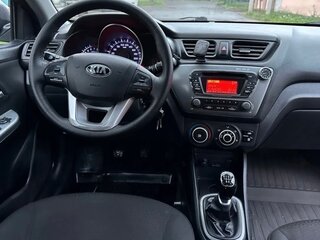 2013 Kia Rio 5-speed III, серый, 775000 рублей, вид 5