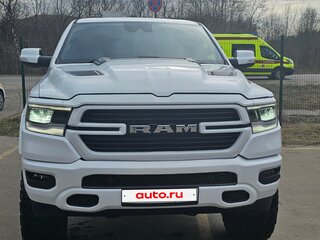 2020 Ram 1500 Crew Cab eTorque V, белый, 6800000 рублей, вид 3