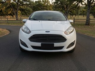 2019 Ford Fiesta Mk6 Рестайлинг, белый, 800000 рублей, вид 2